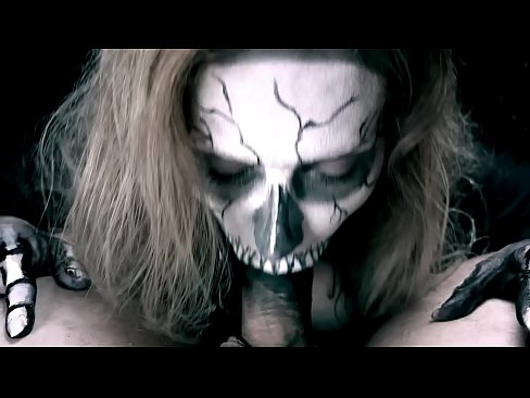 ❤️ Demonska djevojka siše kurac svojim crnim ustima i guta spermu. ❤️ Porno vk kod nas ﹏